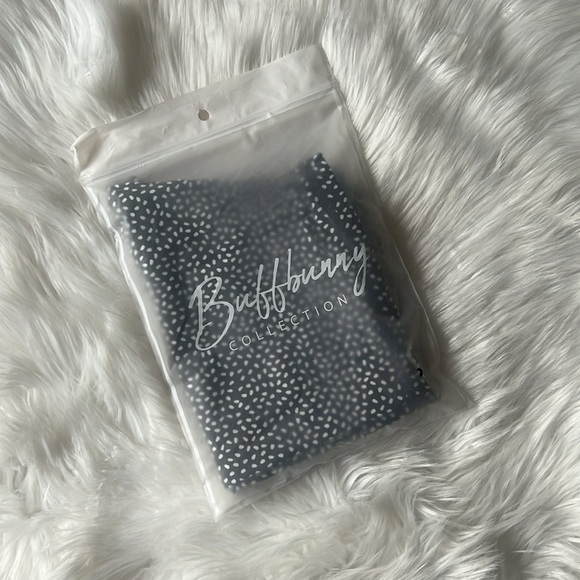 Buffbunny legacy shorts 6 inches - Picture 2 of 5